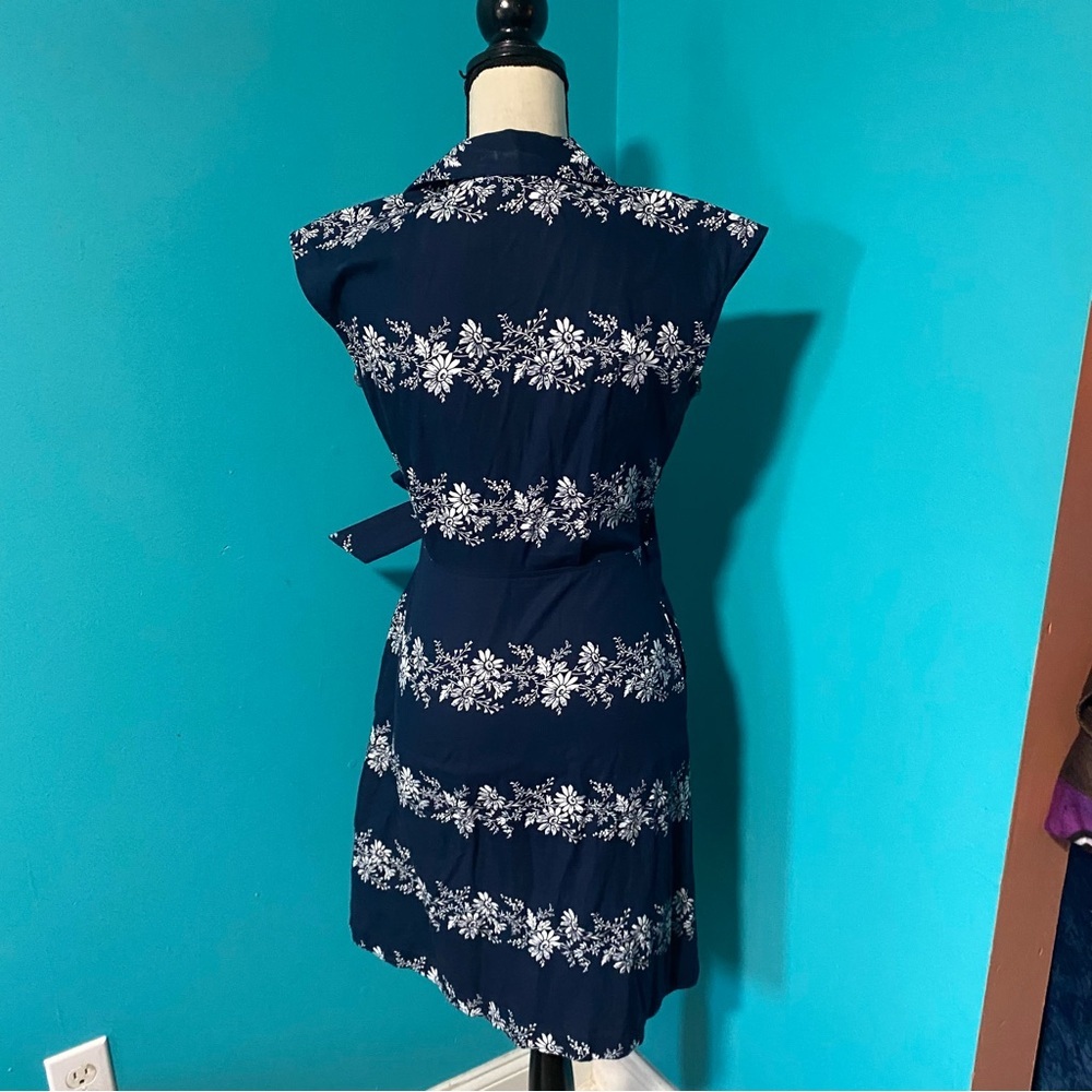 Tommy Hilfiger XS Navy Blue White Floral Print Cap Sleeve Wrap Dress - Picture 4 of 5